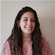 profesora de apoyo para niños de primaria